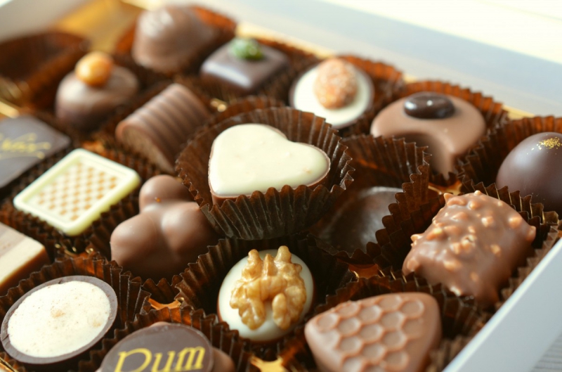 boulangerie-LEVENS-min_chocolates_food_candy_calories_nibble_chocolate_heart-782043